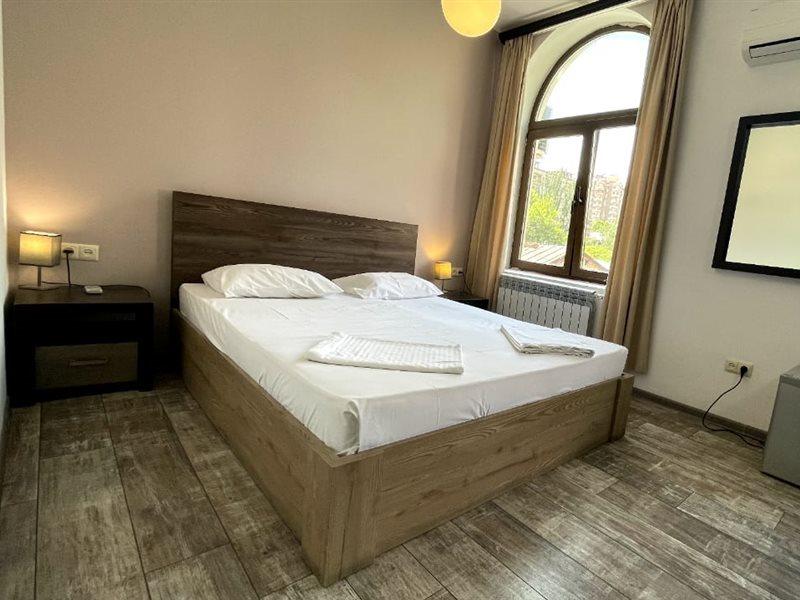 City Centre Hotel By Picnic Yerevan Exterior photo