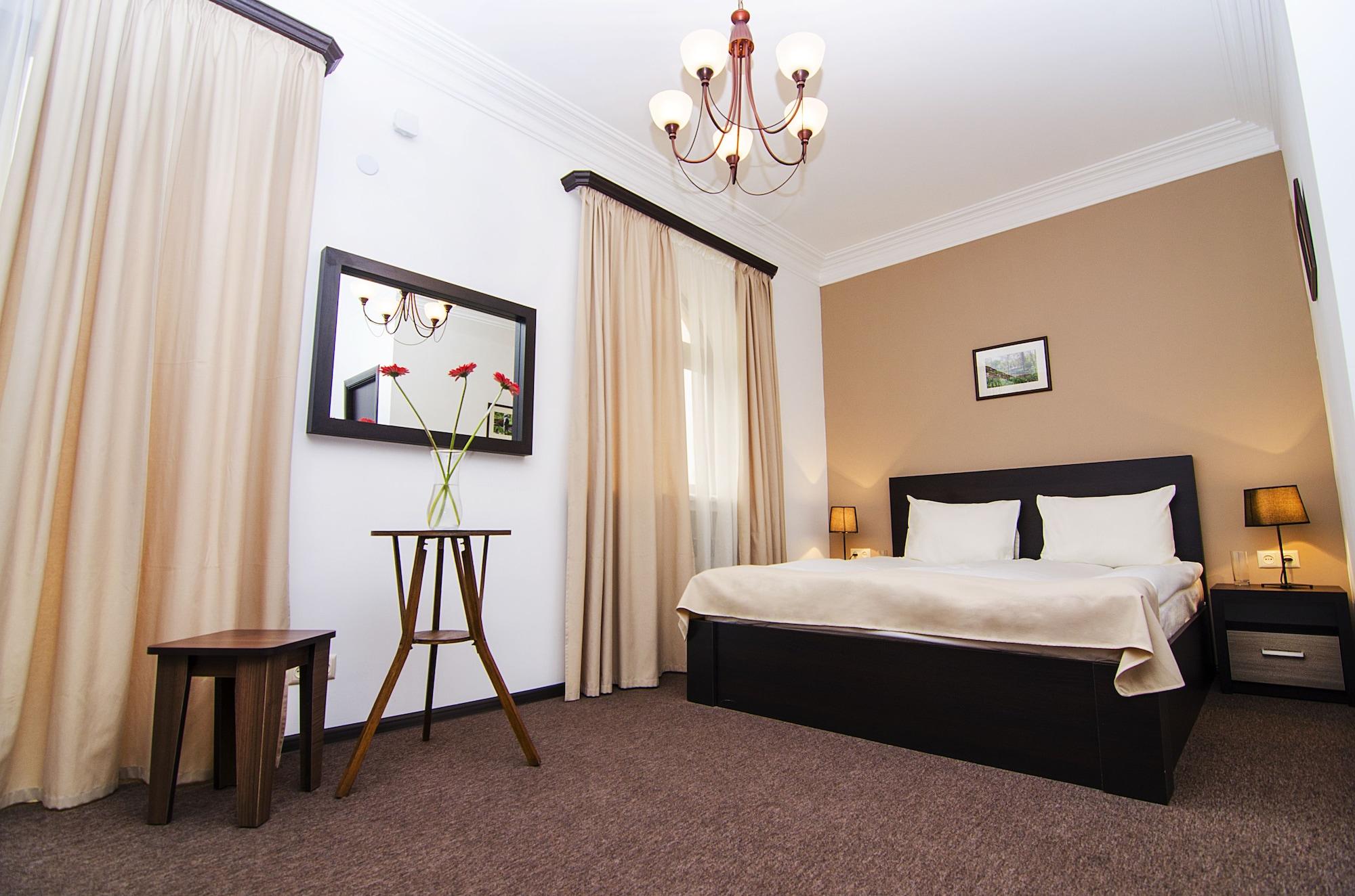 City Centre Hotel By Picnic Yerevan Exterior photo