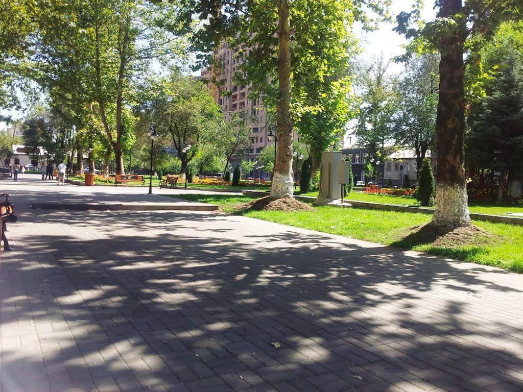 City Centre Hotel By Picnic Yerevan Exterior photo